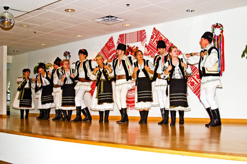 *Ukraine Dance